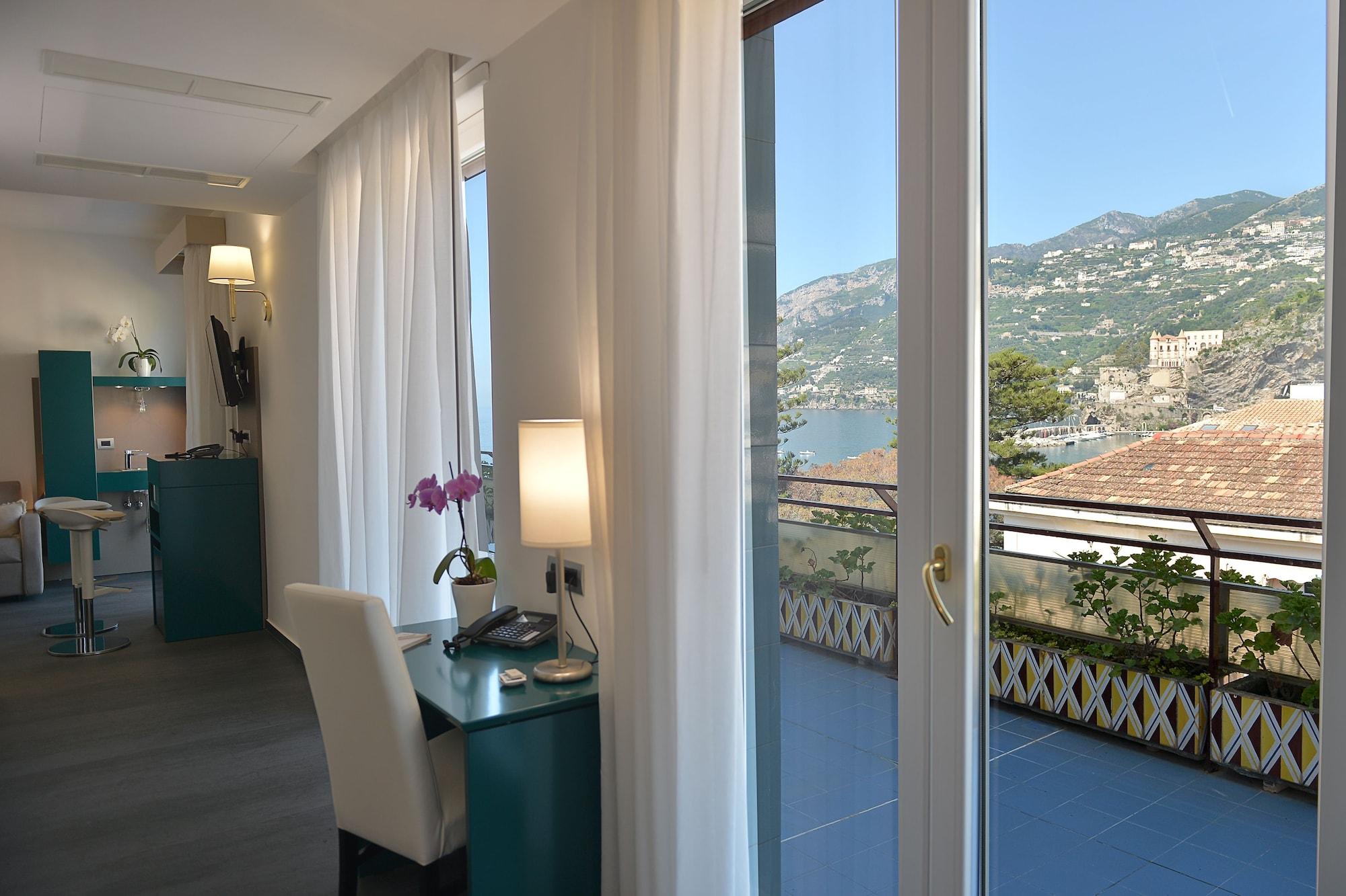 Reginna Palace Hotel Maiori Ngoại thất bức ảnh