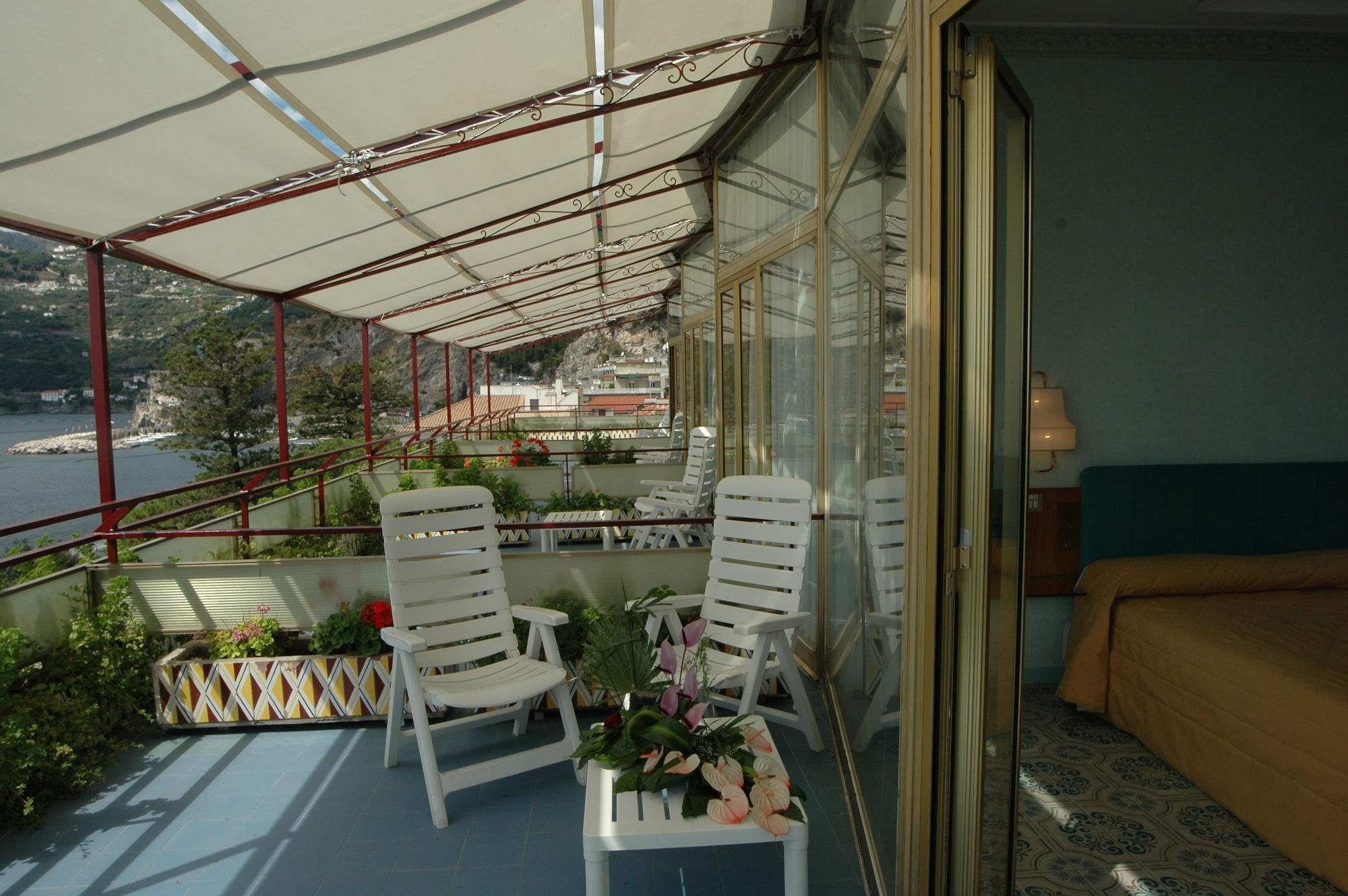 Reginna Palace Hotel Maiori Ngoại thất bức ảnh